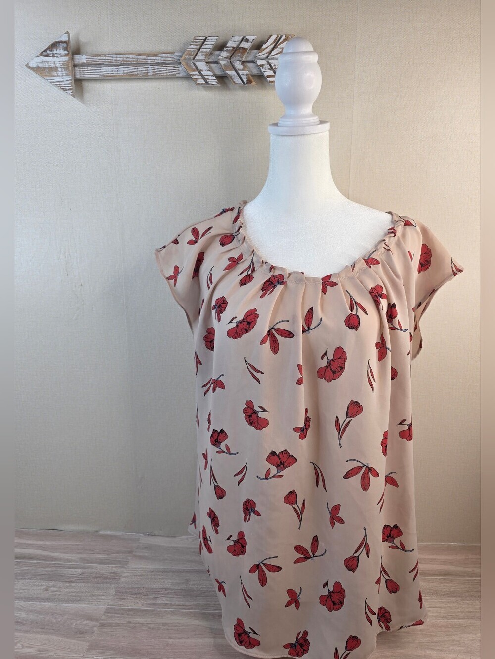 Ladies Large Lauren Conrad Beige Blouse with Red Floral Print